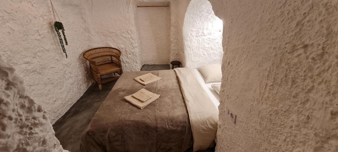 Cuevas Los Coloraos - El Bandido Villanueva de las Torres Bagian luar foto